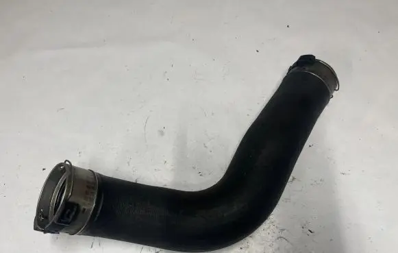 BMW 5 F10 F11 Intercooler hose/pipe 7810615