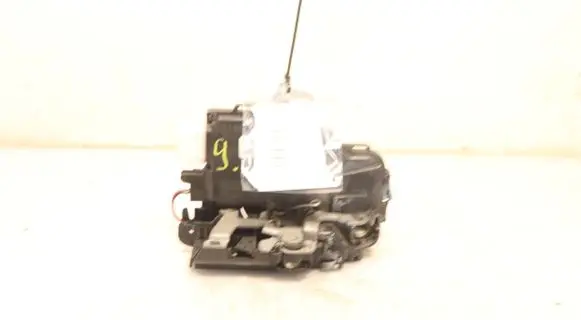 Volkswagen Caddy Front door lock