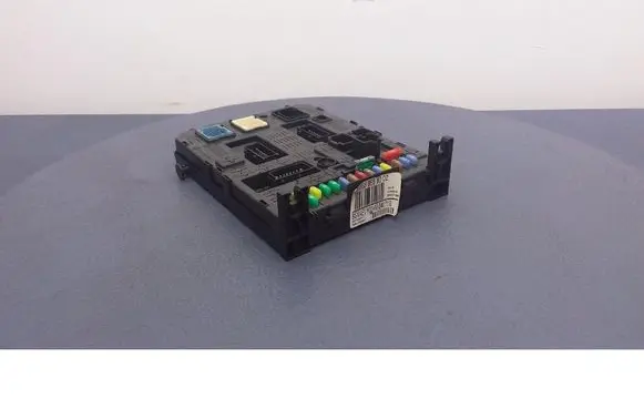 Peugeot Partner Fuse box set 9666895580