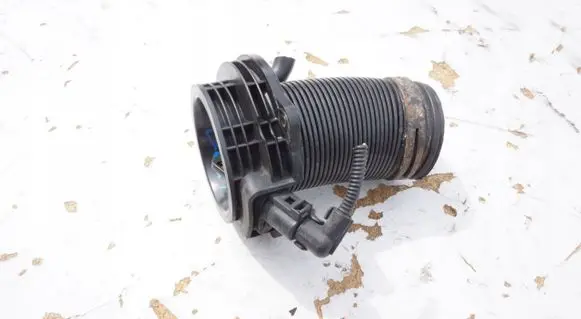 Volkswagen Golf V Air intake hose/pipe 1K0129684