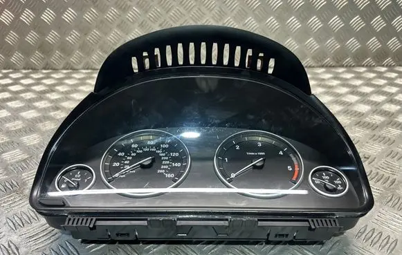BMW 5 F10 F11 Speedometer (instrument cluster) 9227616
