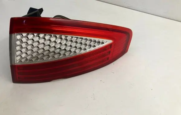 Ford Mondeo MK IV Rear/tail lights 7S7113404A