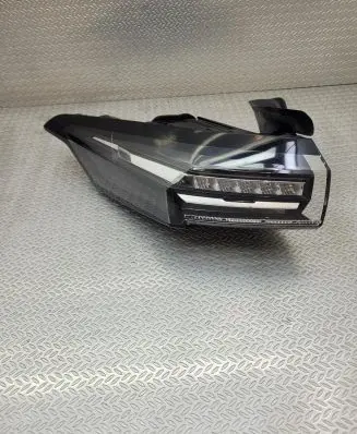 Peugeot 308 Rear/tail lights 9835299480