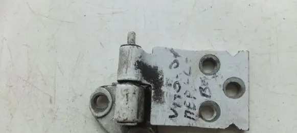 Mercedes-Benz Vito Viano W638 Front door upper hinge