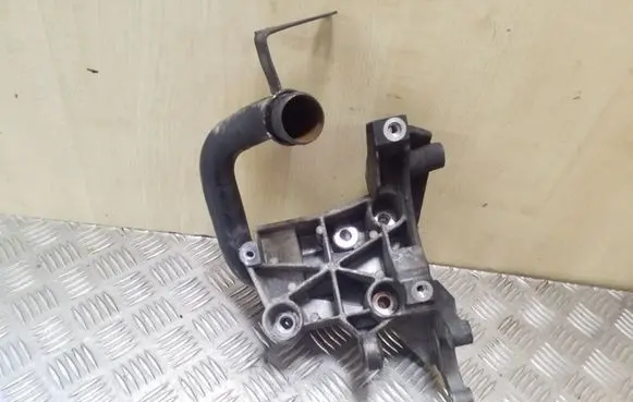 Volkswagen Touareg I Power steering pump mounting bracket 059145169AA
