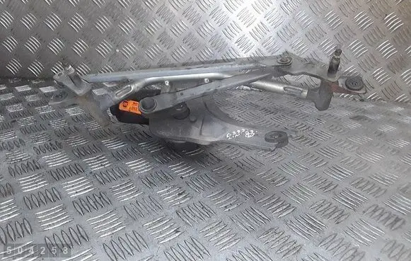 Front wiper linkage