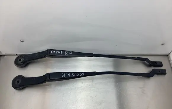 Ford Focus Front wiper blade arm 