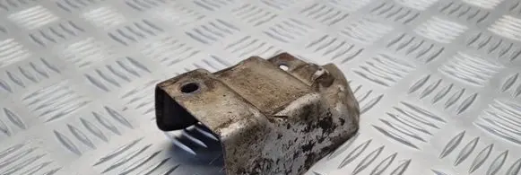 Volkswagen Golf VII Heat shield in engine bay 04L129969
