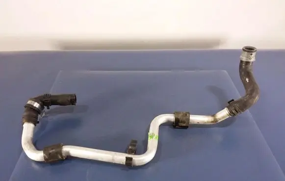 Porsche Panamera (970) Engine coolant pipe/hose 97057257104