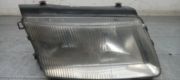 Volkswagen PASSAT B5 Front reflector 