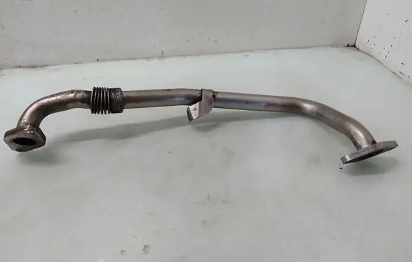 Volkswagen PASSAT B6 EGR valve line/pipe/hose 03G131521N
