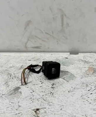 BMW 5 E39 Central locking switch button 8360828