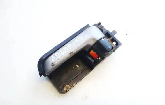 Suzuki SX4 Front door interior handle