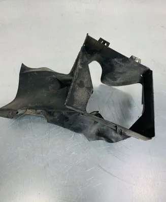 Volkswagen PASSAT B5.5 Intercooler air channel guide 3B0121467C 3B0121467