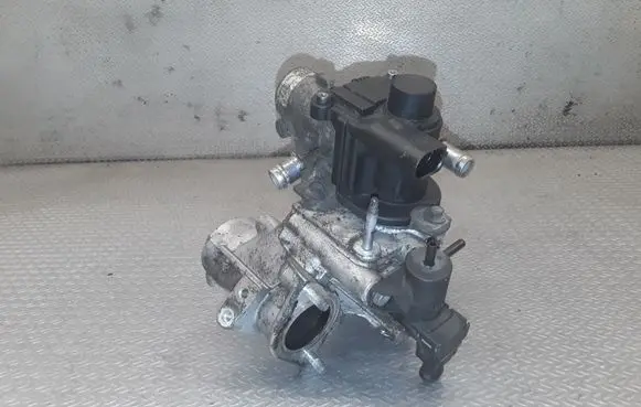 Renault Clio IV EGR valve 8200836385 8200846545F