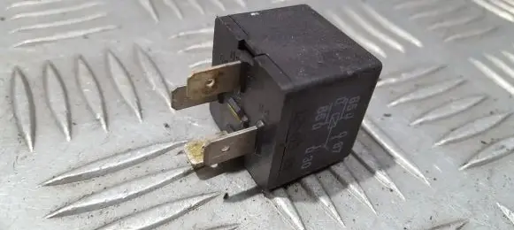 Audi A4 S4 B6 8E 8H Other relay 8D0951253A
