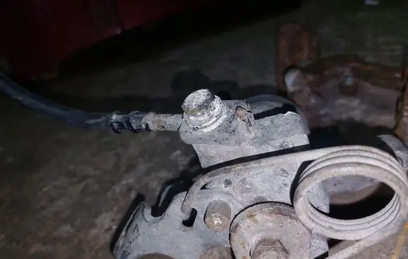 Volkswagen PASSAT B5.5 Front brake caliper