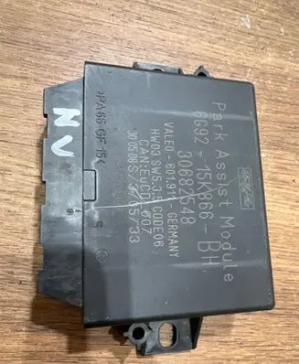 Volvo V70 Parking PDC control unit/module 30682548