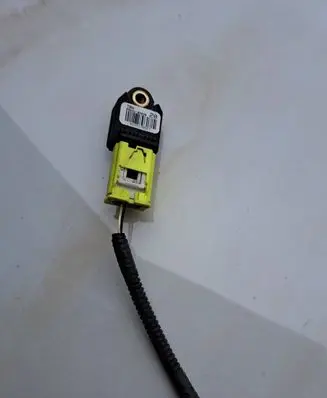 Toyota Avensis T270 Airbag deployment crash/impact sensor 8983105030 0289278567