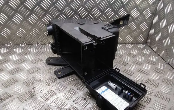 Lexus RX 330 - 350 - 400H Fuse box set