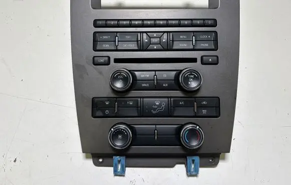 Ford Mustang V Head unit multimedia control CR3T18A806HB3JA6 0408270