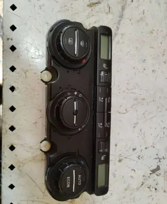 Skoda Octavia Mk2 (1Z) Climate control unit 74241060