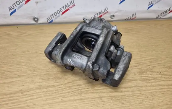 BMW 1 F20 F21 Front brake caliper 2228454