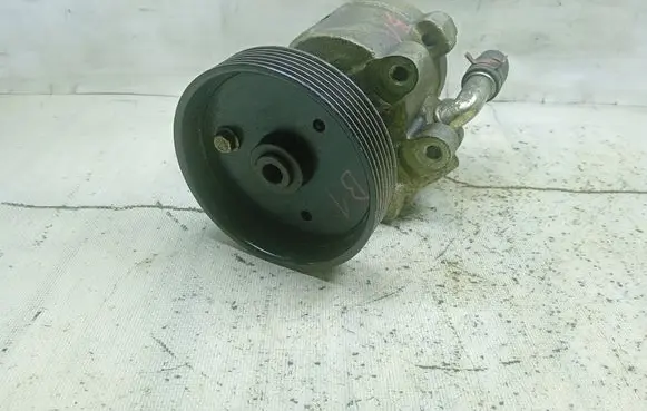 Renault Scenic I Power steering pump 7700417308