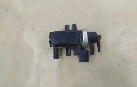 Mercedes-Benz A W169 Vacuum valve A0051535528 06T146 70078200
