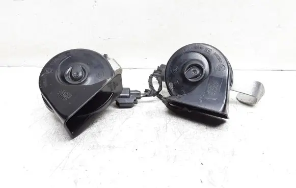 Volvo S60 Horn signal 31349823 31349822