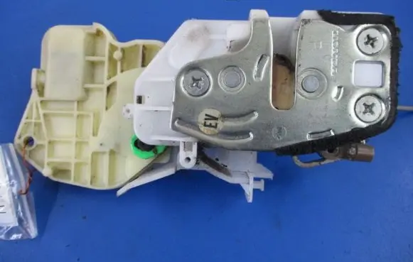 Honda Jazz Front door lock