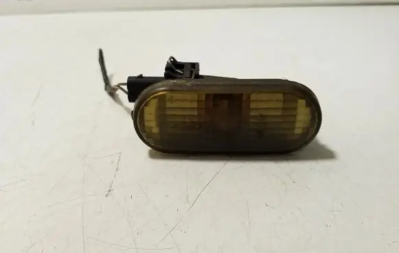Volkswagen PASSAT B4 Front fender indicator light 3A0949117B