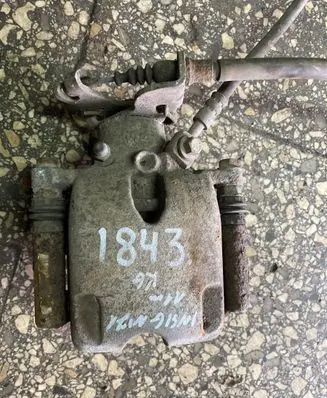 Opel Insignia A Rear brake caliper