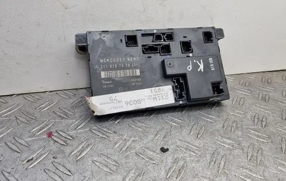 Mercedes-Benz E W211 Door control unit/module 2118207526