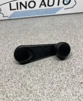 BMW 3 E46 Rear door window winding handle 8122503