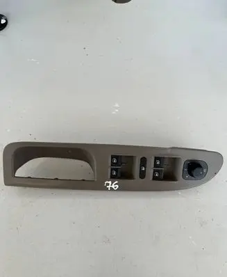 Volkswagen PASSAT B6 Electric window control switch 3C1867171