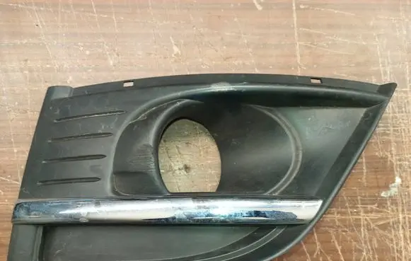 Citroen C4 I Picasso Front fog light trim/grill 9680404077