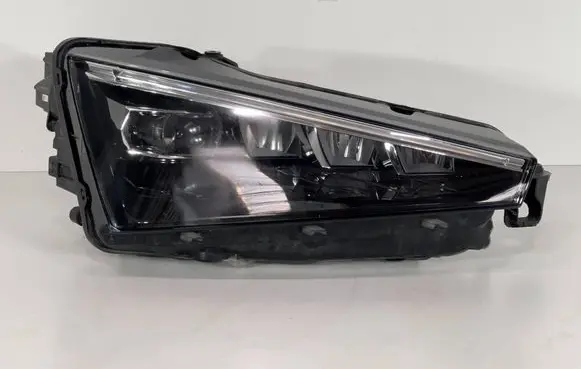 Skoda Scala Headlight/headlamp 657941016A 901760790GC