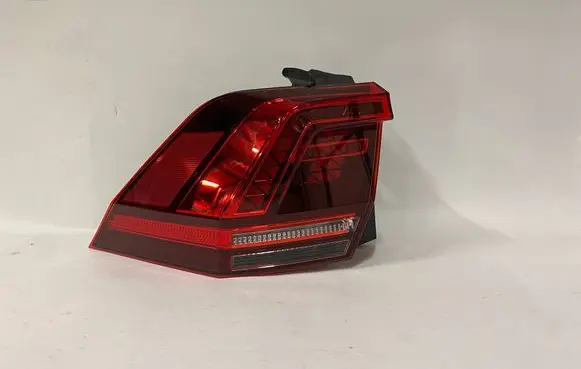 Volkswagen Tiguan Rear/tail lights 5NA945207F