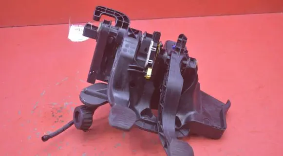 Opel Combo D Accelerator throttle pedal 0518228340E