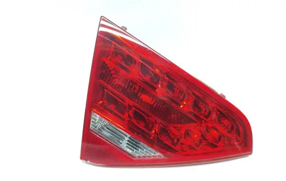 Audi A5 8T 8F Tailgate rear/tail lights 8T0945093A