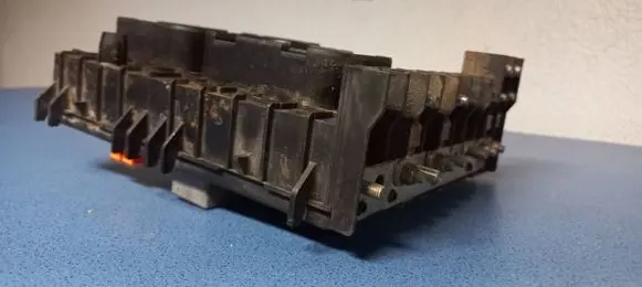 Volkswagen Golf V Fuse module 1K0937124H 1227 015345021