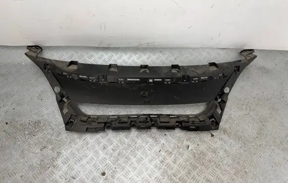 Peugeot 3008 II Front bumper upper radiator grill 9815317777