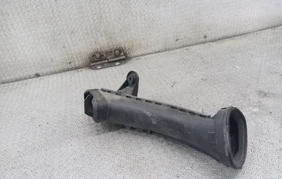 Volkswagen Jetta IV Air intake duct part 1J0129609B
