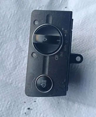 Mercedes-Benz E W211 Light switch 2115450104