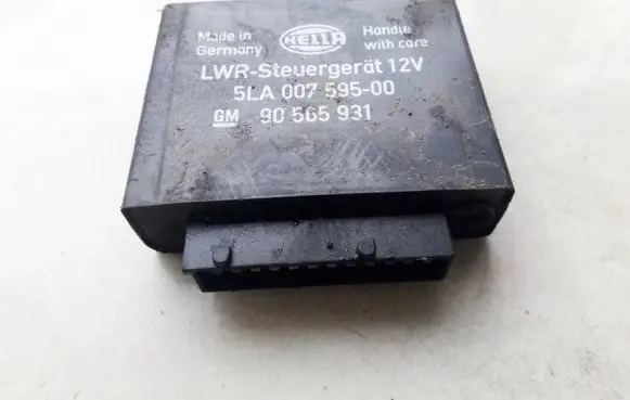 Opel Omega B2 Headlight ballast module Xenon 90565931 5LA007595-00