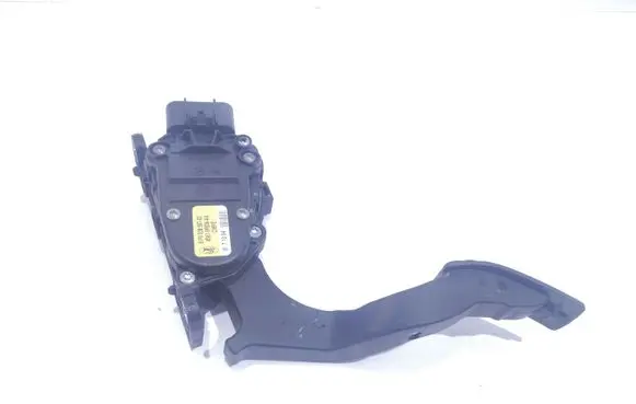 Ford Fusion Accelerator throttle pedal 6PV00856702 4S619F836AA C95YE