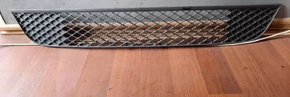 Ford Fiesta Front bumper lower grill 6S61A018A58 DNW14359