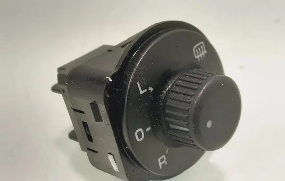 Skoda Octavia Mk2 (1Z) Wing mirror switch 1z1959565e