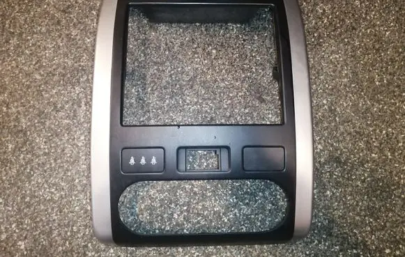 Nissan X-Trail T31 Radio/GPS head unit trim 68260JG40A